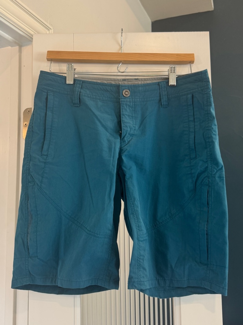 Women’s Kuhl 10” Hiking Shorts size 8